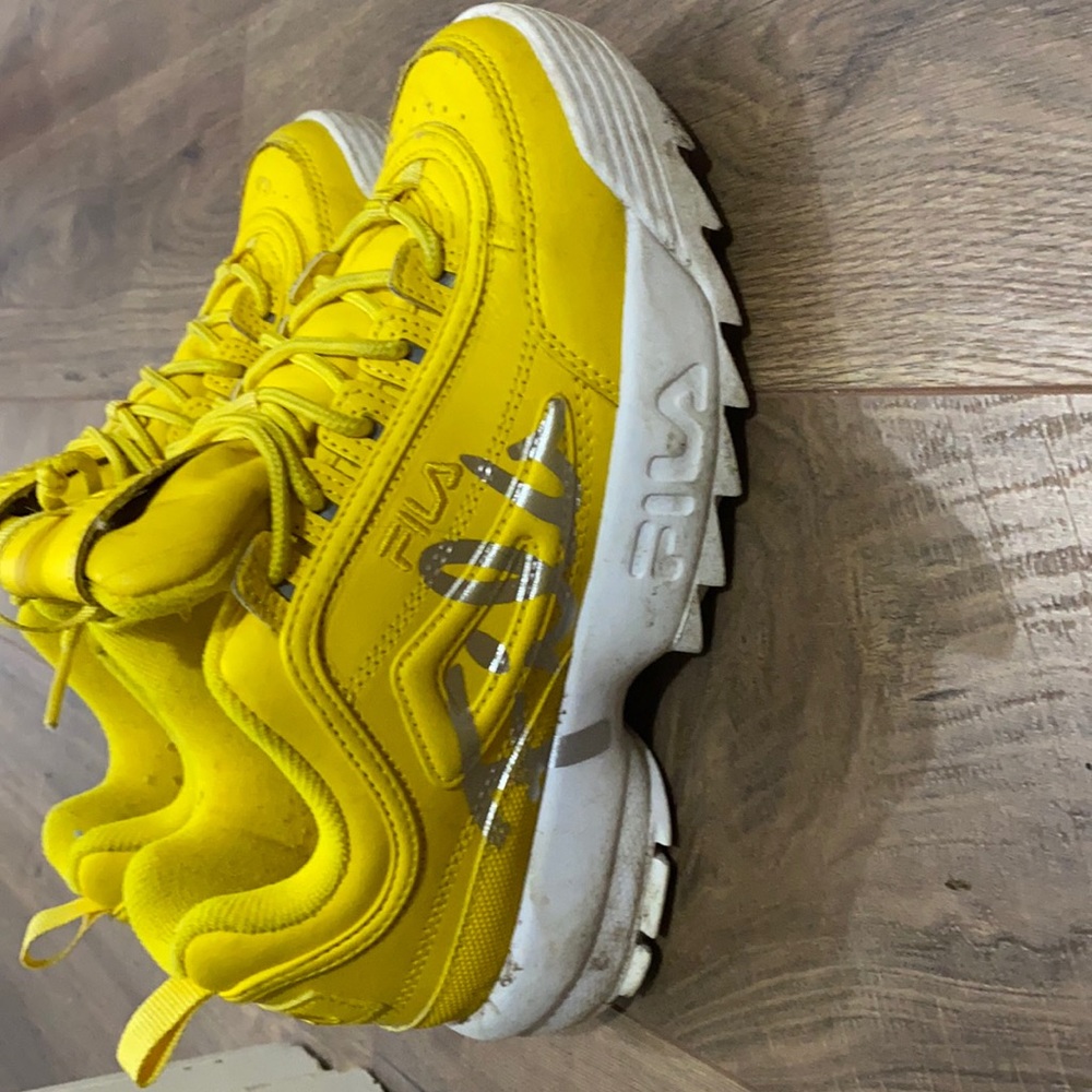 size 5 US filas (kid)